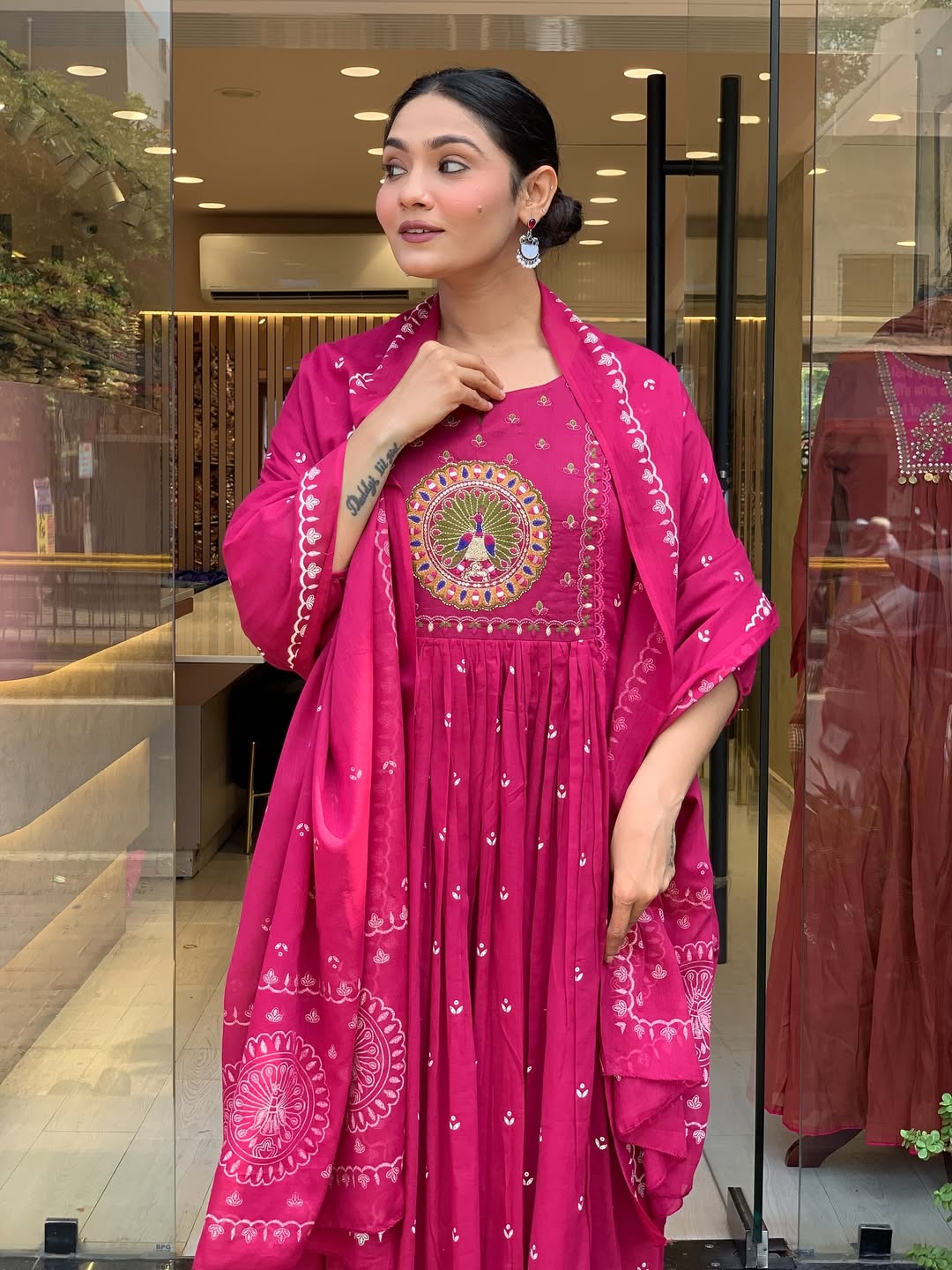 Women Embroidered Cotton Suit Set