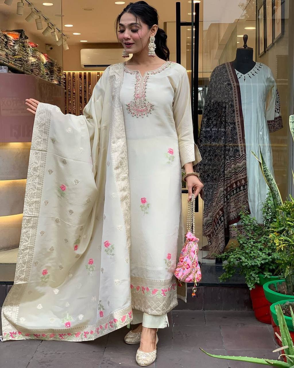 Off-White Designer Kurta Pent And Dupatta Set