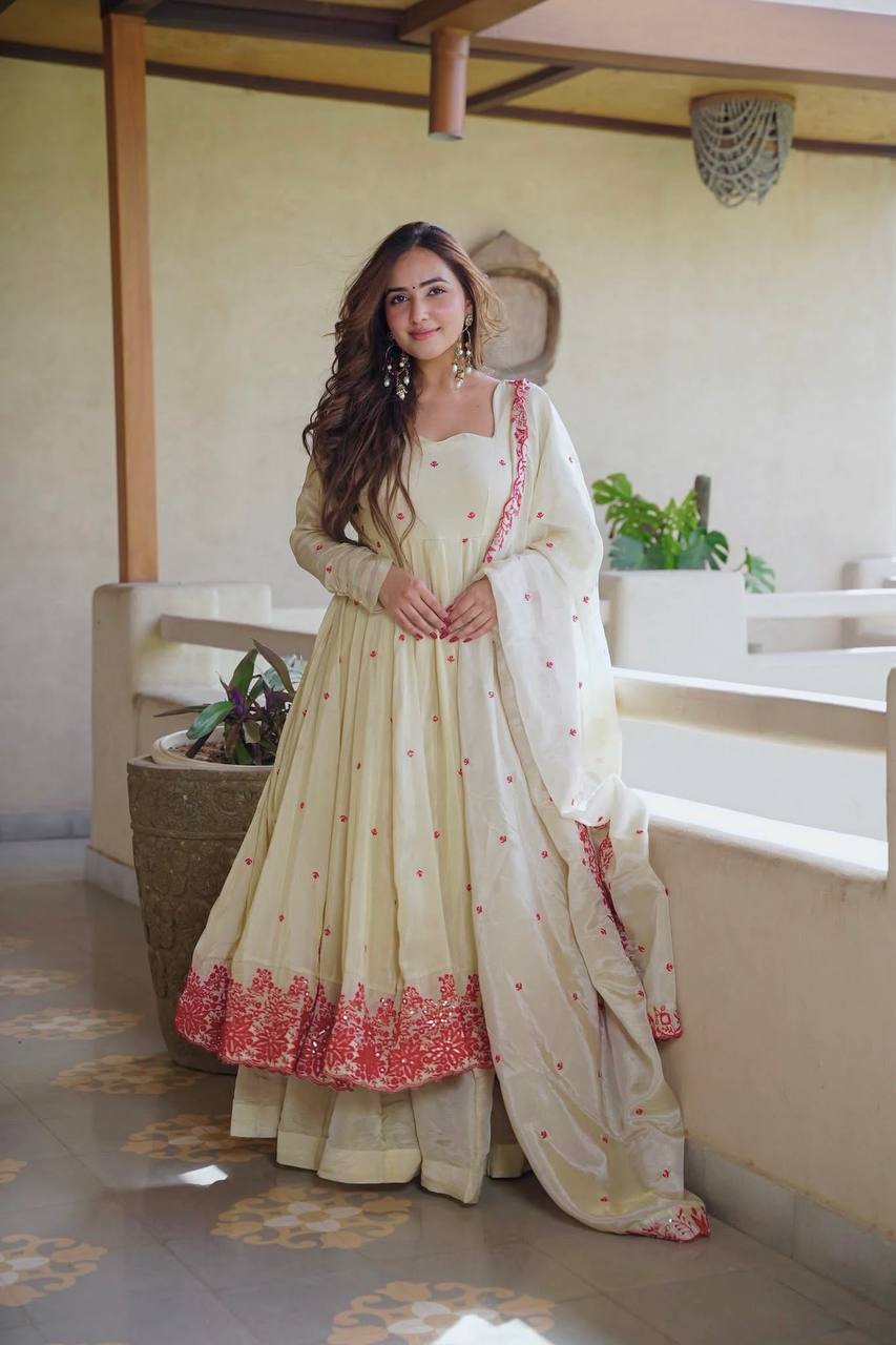 Elegant Off-White Embroidered Anarkali Kurta Set for Women